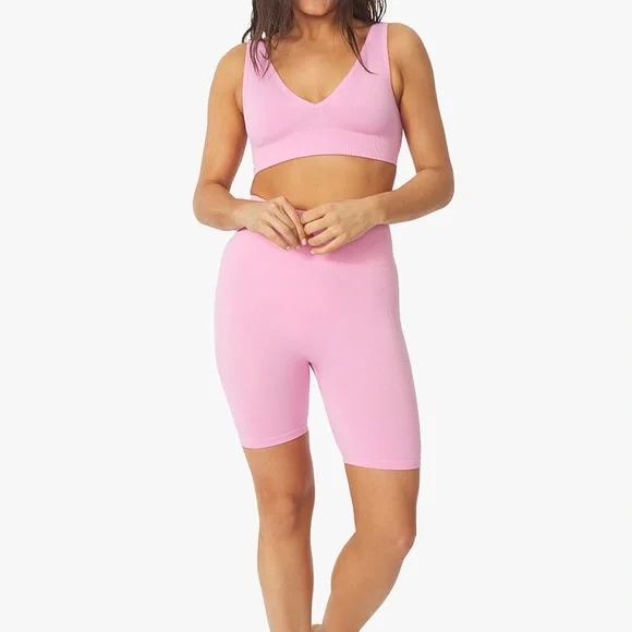 WeWoreWhat Pink Workout Set - Seamless Biker Shorts and V-Neck Bra Top